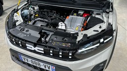 nowy silnik zapewnia 1590 km zasięgu. dacia: śmiejesz się z elektryków