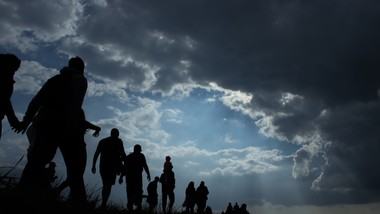 pakt migracyjny relokacje i odszkodowania za migrantów. szef mswia: polska nie będzie płacić