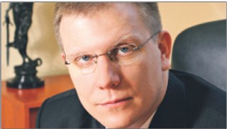 Czy pracownik może żądać wydania świadectwa pracy po otrzymaniu wypowiedzenia zmieniającego