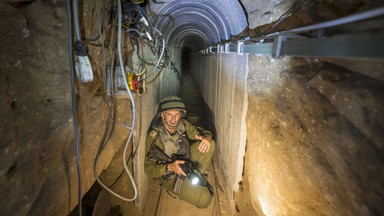 Podziemny świat — wszedł do tunelu w strefie Gazy