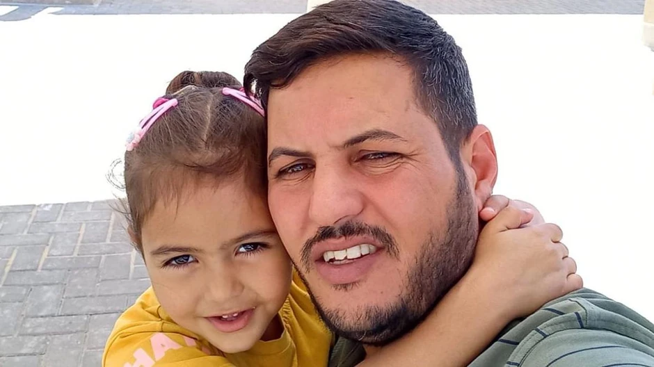 Said (desno) kaže da je njegova kćerka Mira pogođena u toku evakuacije, otprilike kilometar daleko od kontrolnog punkta Izraela | Foto: Tanboura family