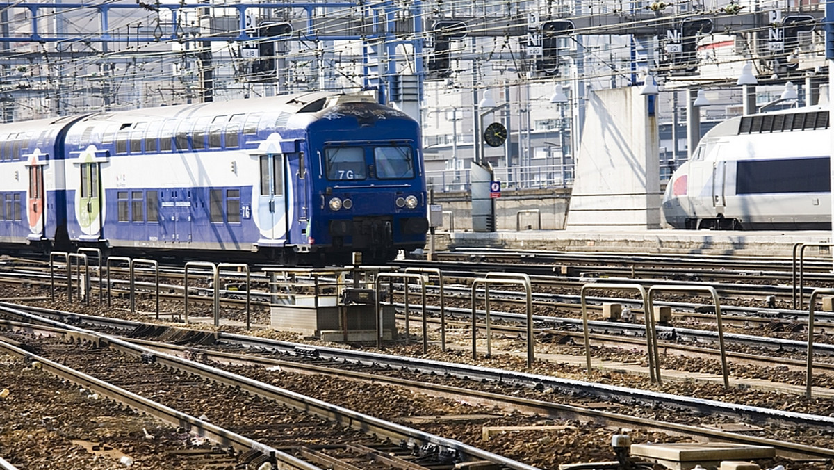 PKP Intercity szacuje, że w tym roku wyda ok. 600 tys. zł na odszkodowania dla pasażerów za opóźnienia pociągów. Prawo do ubiegania się o takie odszkodowanie dają pasażerom unijne przepisy.