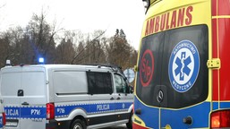 karambol na s8. dziewięć aut, są ranni. trasa w stronę warszawy zablokowana