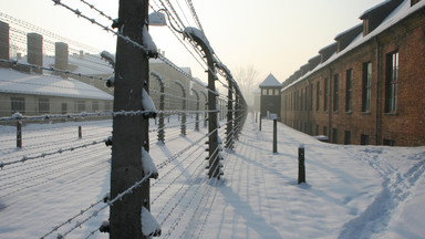 Wpis szefowej Komisji Europejskiej o Auschwitz wywołał burzę. Historyk komentuje