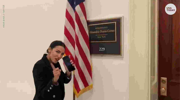 Alexandria
Ocasio-Cortez
képviselőként
is géppuskalábú: kitáncolt
a botrányból