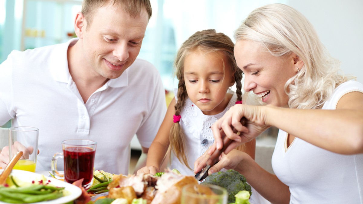 Metoda gotowanie sous-vide coraz częściej trafia z restauracji do domowych kuchni. Jej główne walory to bogatszy smak i zawartość składników odżywczych w potrawach przygotowywanych w niskiej temperaturze w tzw. "kąpieli wodnej".