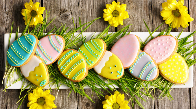 Készítsünk vidám, színes kekszeket húsvétra / Fotó: Shutterstock