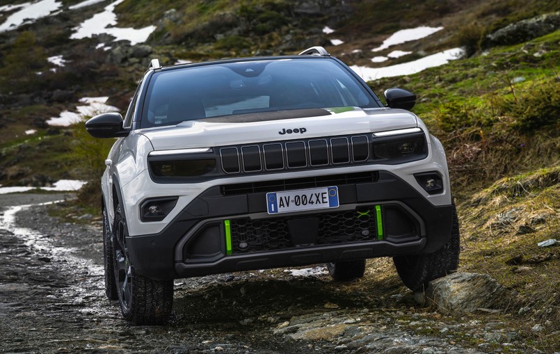 Nowy Jeep Avenger 4xe