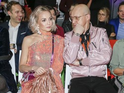 "Salony" dawno nie widziały takiego stroju. Stylizacyjna potworność Anny Wyszkoni na gali Doskonałość Mody. FOTO