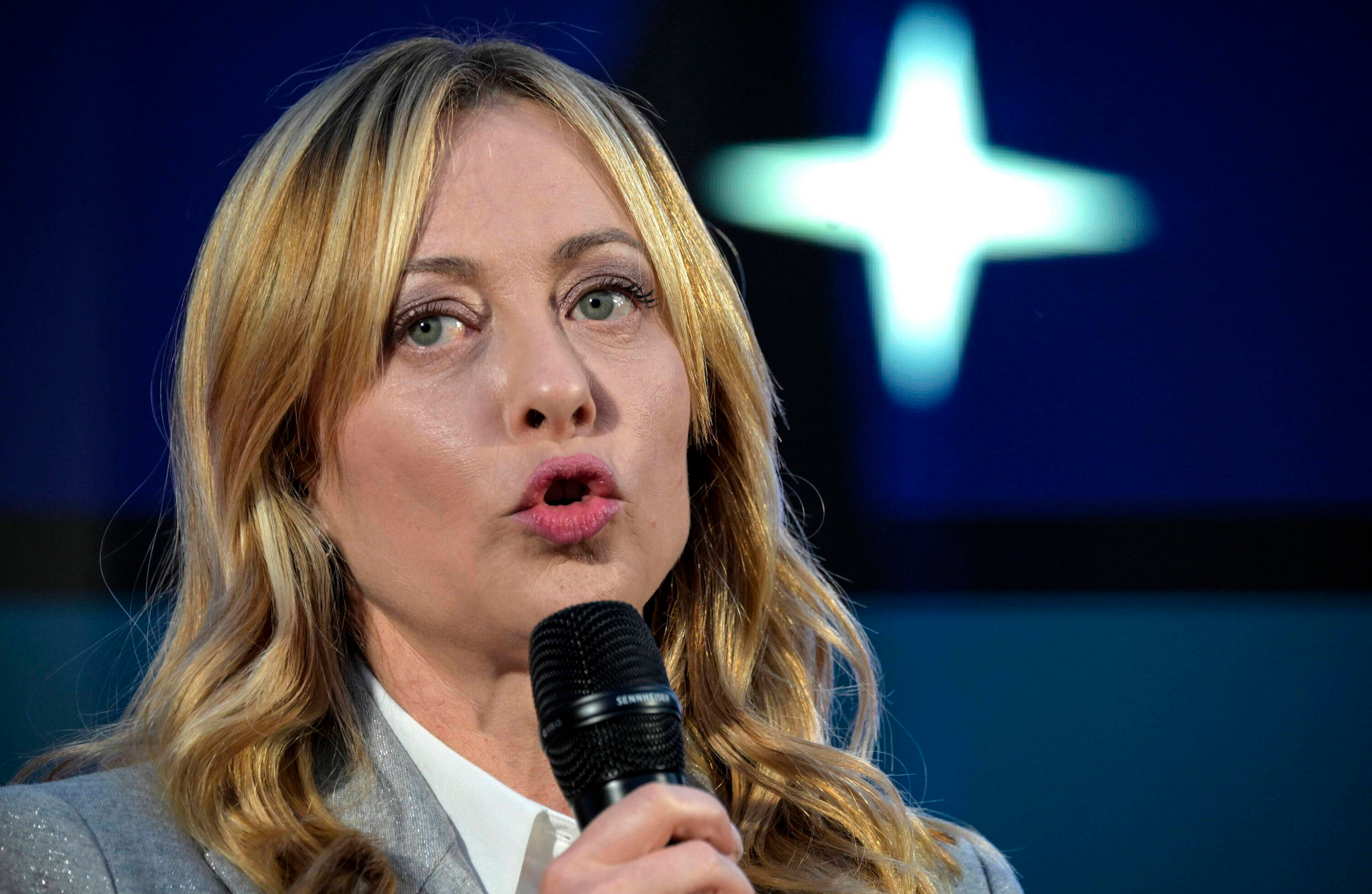 »Dzień dobry, Europo«: Meloni wzywa do własnej obrony po Trumpie