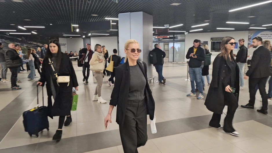 Nataša Bekvalac na aerodromu