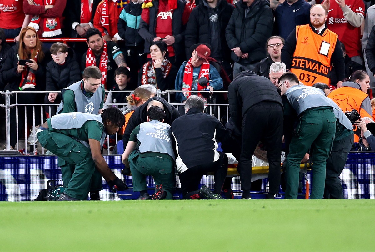 Wielki dramat piłkarza Galatasary. W meczu z Liverpoolem stracił kawałek palca i grozi mu amputacjaay