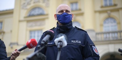 Policja podsumowała marsz. Dziwnie tłumaczą podpalenie niemieckiej flagi