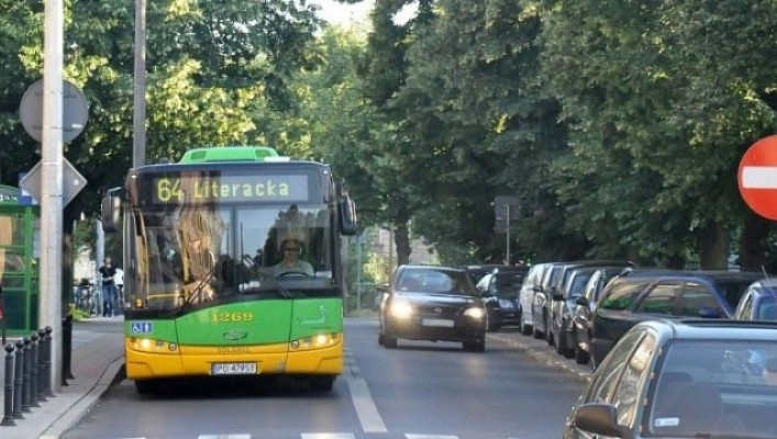 Pobicie kierowcy miejskiego autobusu w Poznaniu. Obaj sprawcy w areszcie -  Poznań