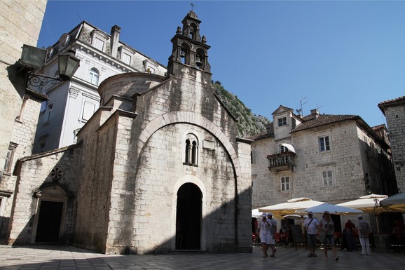 Parkiranje 9,60 evra za samo 2 sata! Račun za parking u Kotoru iznenadio turistu, komentari pljuštali (FOTO)