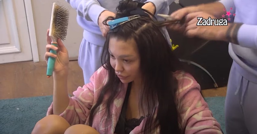 Maja Marinković u suzama skida nadogradnju