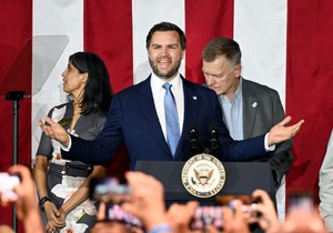 Džej Di Vens sa suprugom u Mičigenu