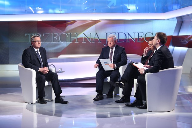 Bronisław Komorowski dał się przepytać w Polsacie. Na debatę do TVP nie poszedł