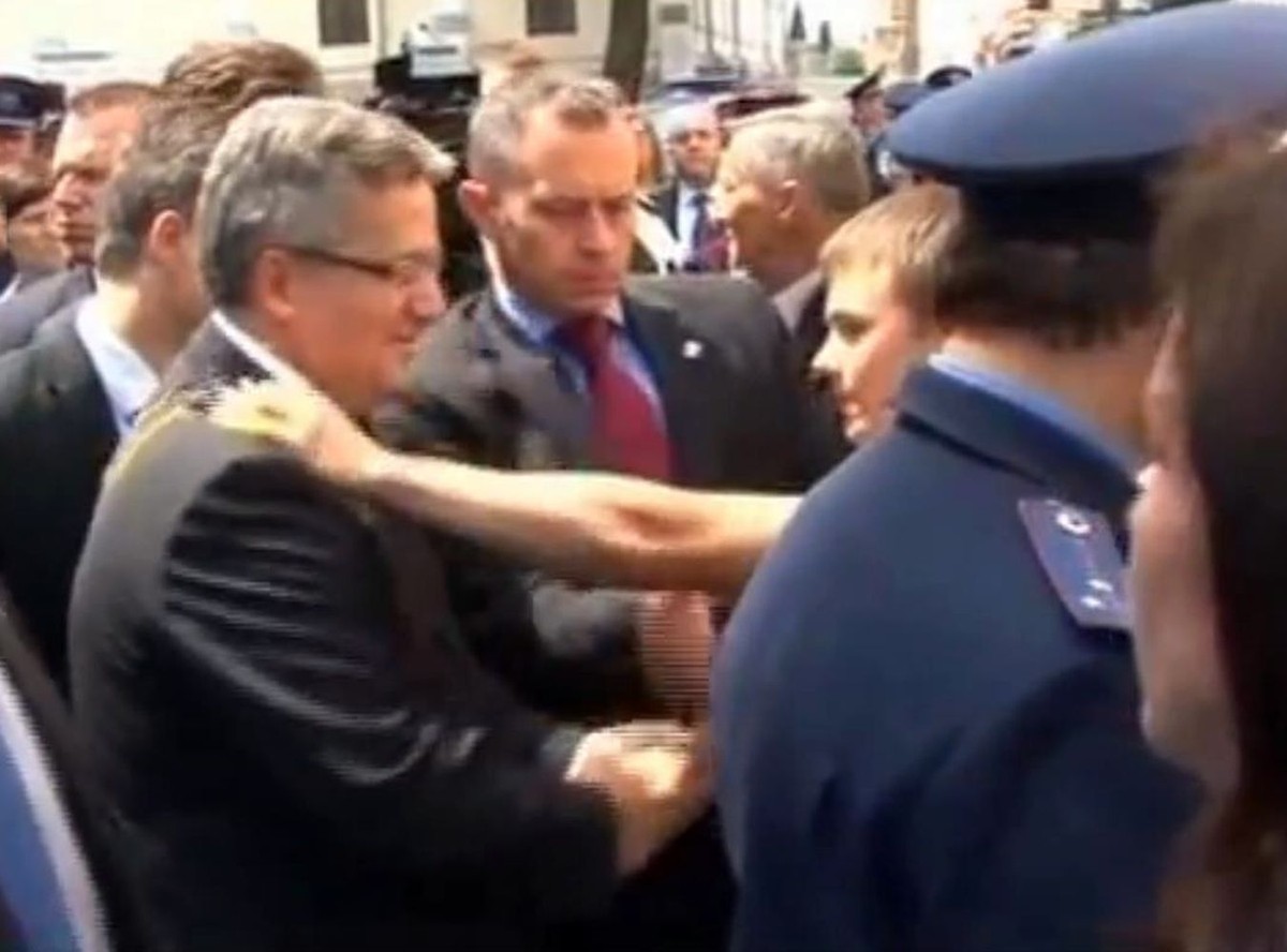 Prezydent Komorowski zaatakowany jajkiem