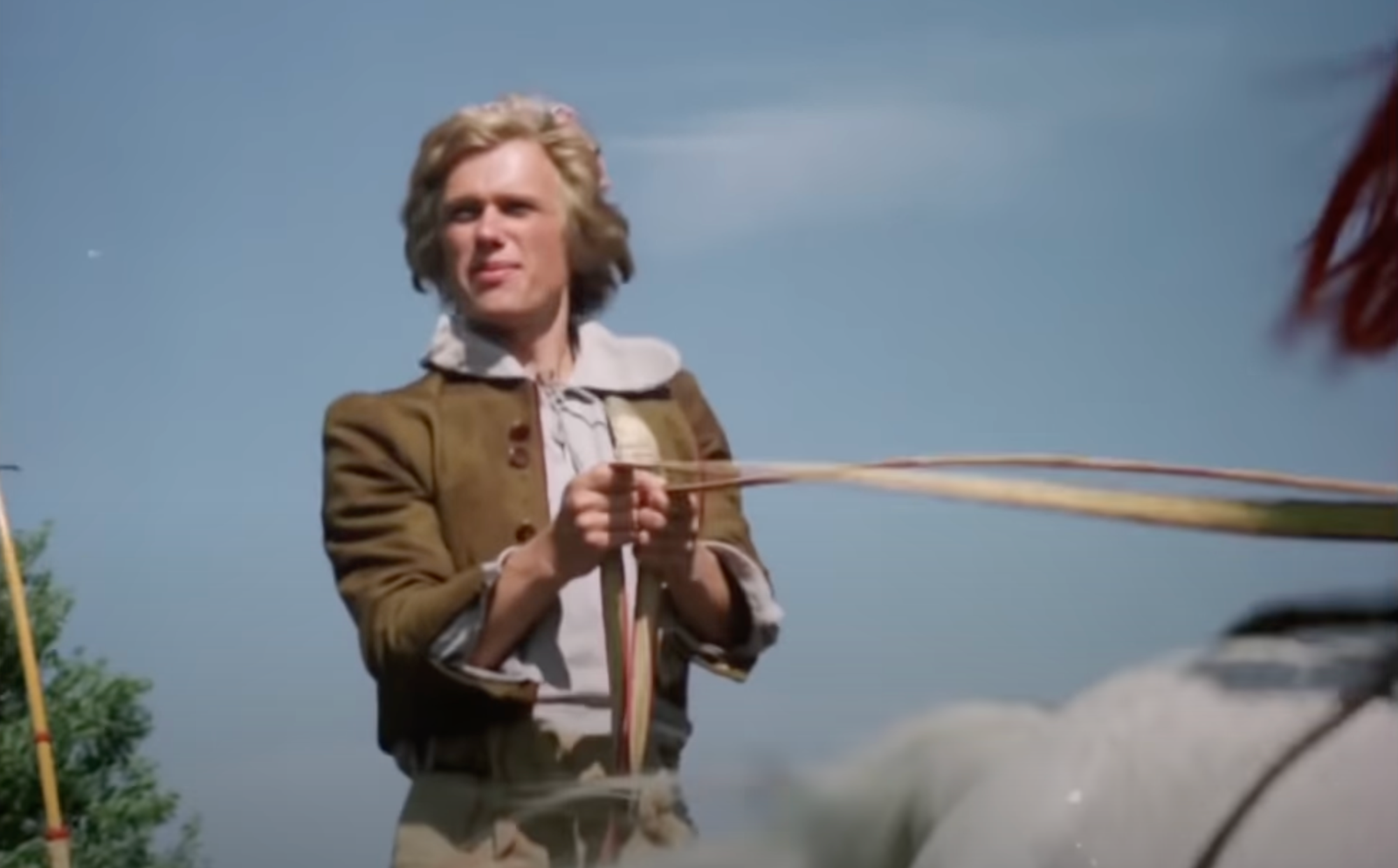 Český spevák a herec Jiří Korn vo filme Honza málem králem.