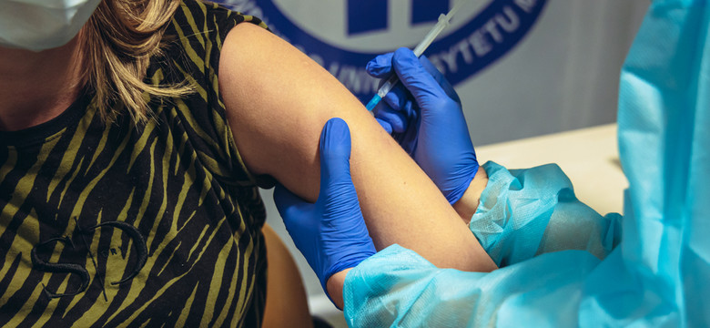 Ruszyła rejestracja na szczepienia dla osób w wieku 46 i 47 lat