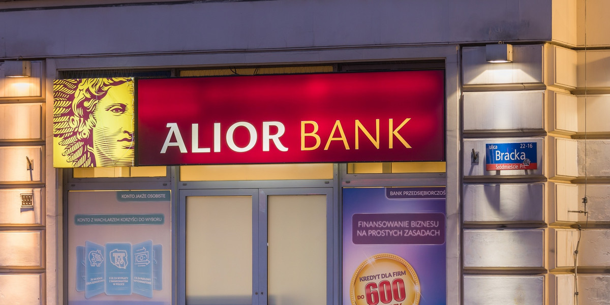 Zarząd Alior Banku otrzymał zgłoszenie od 4 organizacji pracowniczych dotyczące rozpoczęcie sporu zbiorowego w zakresie podwyżki wynagrodzeń dla wszystkich pracowników zatrudnionych na podstawie umowy o pracę.