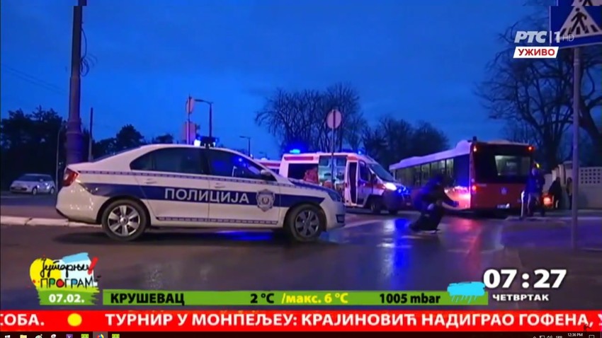 Muškarac ustaje nakon pada