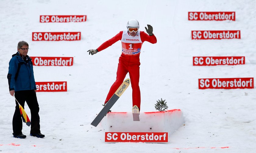 Najgorszy skoczek świata wrócił na skocznię