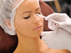 Kompendium wiedzy o usuwaniu zmarszczek: zabiegi, ceny, skuteczność