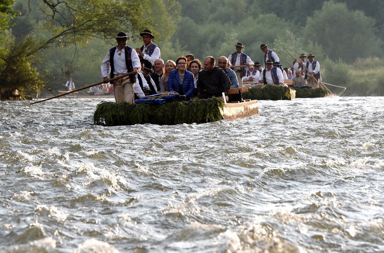 Ewa Kopacz na spływie Dunajcem