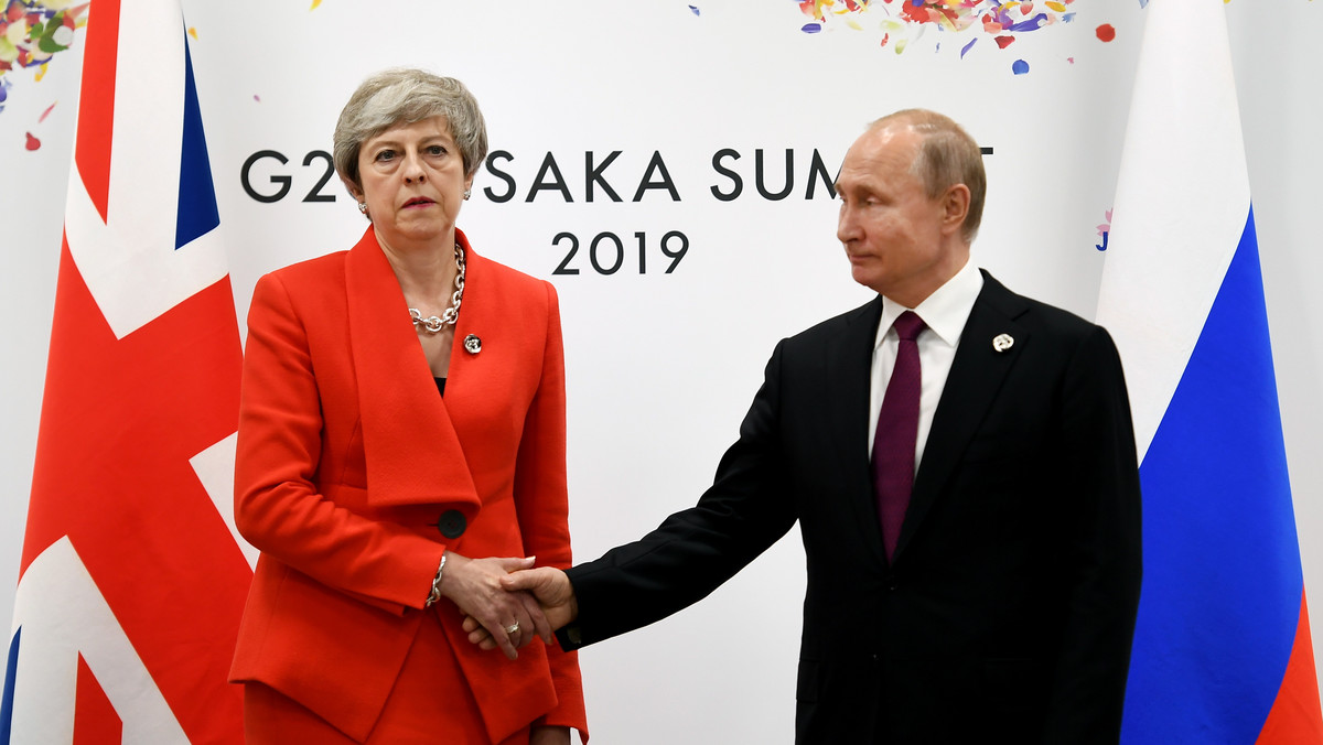 Brytyjska premier odrzuciła sugestie prezydenta Rosji Władimira Putina dotyczące normalizacji stosunków Londynu z Moskwą, póki ta "nie zaprzestanie nieodpowiedzialnych i destabilizujących działań, zagrażających Wielkiej Brytanii i jej sojusznikom".