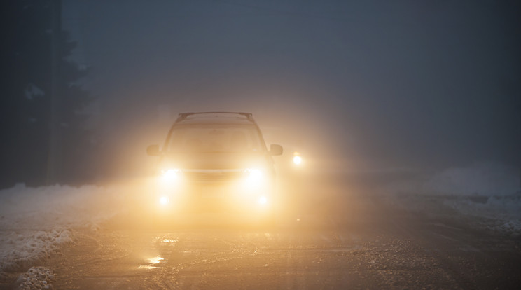 Éjszaka az ország döntő részén borult, párás, többfelé ködös idő várható, zúzmarával./ Fotó: Northfoto