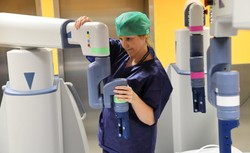 Jedyny taki robot w Polsce. Pomoże pacjentom nowego ośrodka w Krakowie