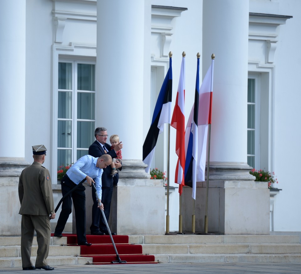 Niezwykłe urodziny wnuka Komorowskiego. Spacer przy Pałacu Prezydenckim