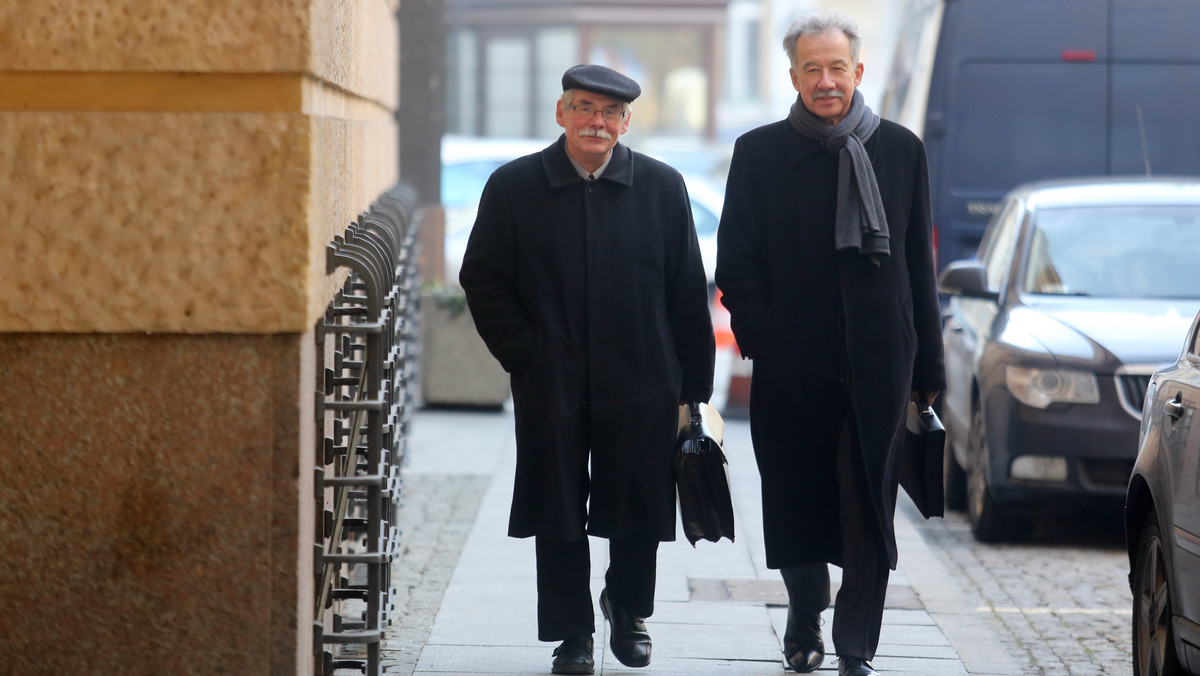 Sędzia TK Wojciech Hermeliński został nowym szefem Państwowej Komisji Wyborczej. Na przewodniczącego wybrała go PKW, która zebrała się we wtorek po raz pierwszy w nowym składzie. Zastępcami Hermelińskiego będą sędziowie Wiesław Kozielewicz i Sylwester Marciniak.