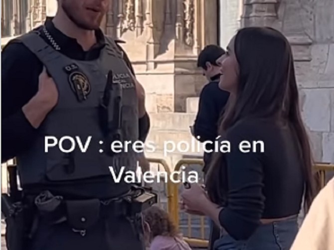Policajac iz Španija hit na Instagramu