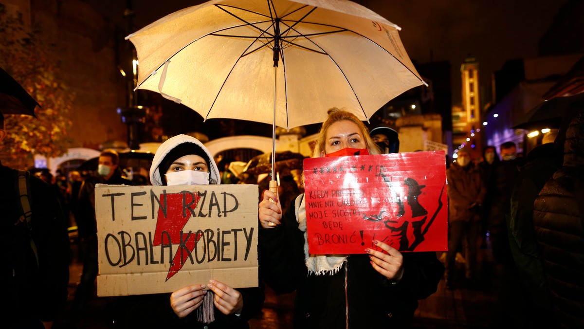 Strajk Kobiet w Polsce. Protesty odbyły się w Łodzi, Krakowie, Gdańsku, Gryficach