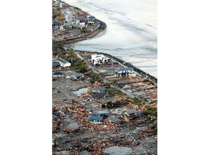 Zniszczone przez tsunami domy w mieście Iwaki