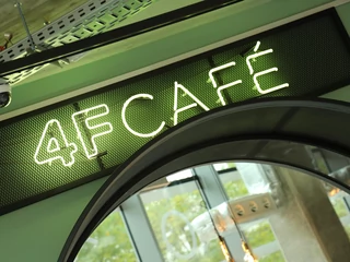 4FCafé to nowy koncept spółki OTCF łączący kawiarnię, zdrową żywność, sportowy tryb życia i modę. W ciągu pięciu lat spółka planuje otworzyć 200 takich lokali w modelu franczyzowym