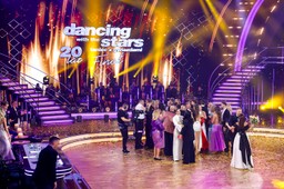 gwiazda hitu netflixa w "tańcu z gwiazdami". polsat zaskoczył widzów