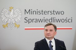 Sejm uchwalił nowelizację ustawy o SN. Ziobro: Uleganie szantażowi zawsze źle się kończy