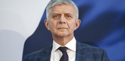 Koronawirus w Polsce. Marek Belka poddał się badaniu. Prezydent Ełku w kwarantannie