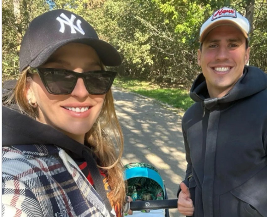 Anđela Jovanović sa bebom i mužem