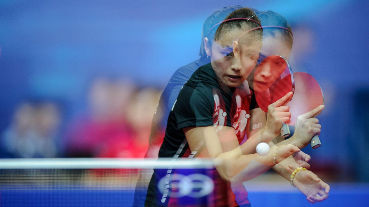 Żadnego seta nie straciły Li Qian i Li Jie w drodze do finału debla ITTF World Tour Warsaw Polish Open na Torwarze. W swoim trzecim występie - w półfinale - wygrały z młodziutkimi Japonkami Yui Hamamoto i Hiną Hayatą 3:0.