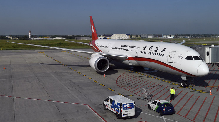 A Budapestre közvetlenül közlekedő sanghaji járatot is felfüggesztette a Shanghai Airlines /Fotó: MTI/Máthé Zoltán