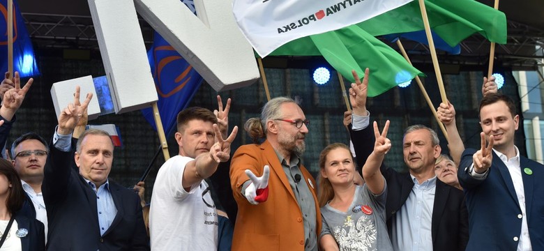 "Precz z PiSlamem" na marszu KOD. Kijowski: To nadużywanie słowa "islam"