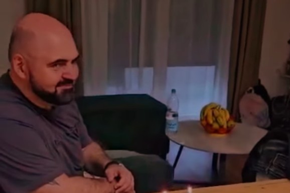 DEČKO MAJKE DARKA LAZIĆA SLAVI ROĐENDAN Nakon tragedije, deca uspela da mu izmame osmeh: Evo koliko godina puni