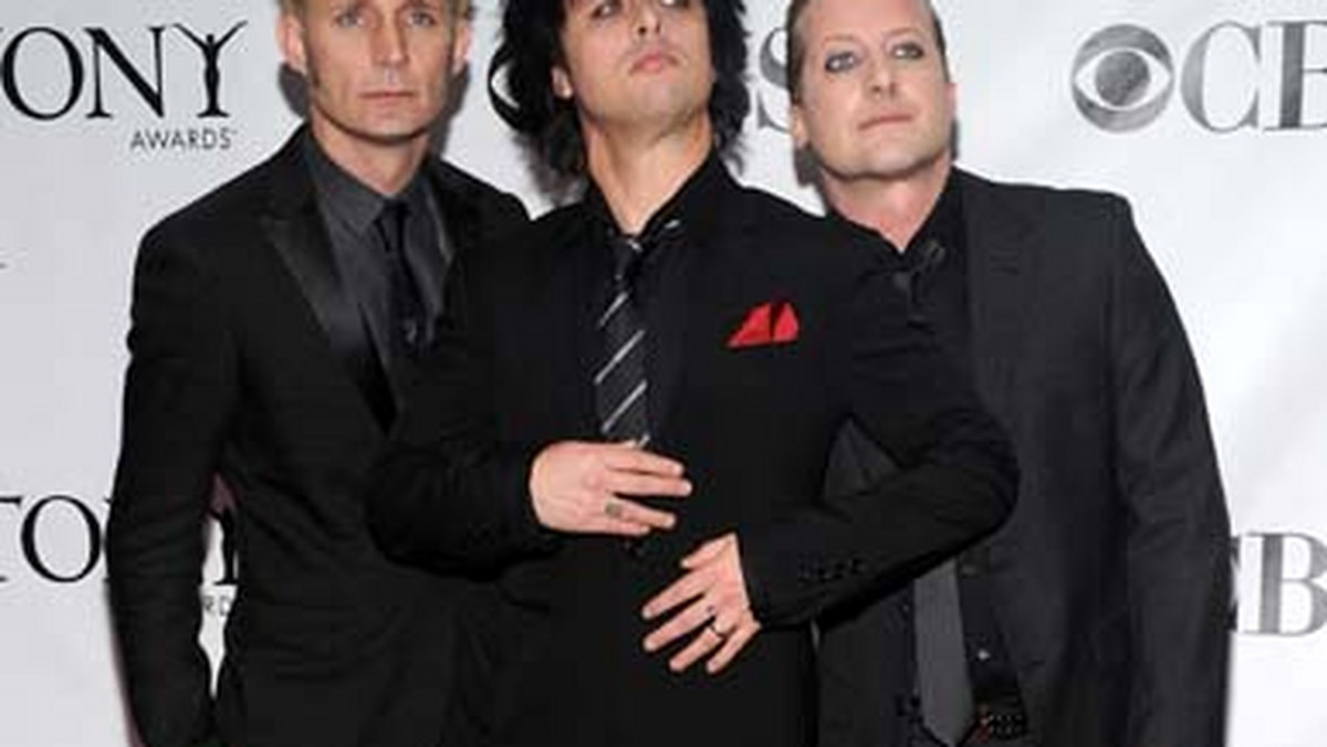 Zespół Green Day napisał piosenkę zatytułowaną "Amy", w hołdzie dla zmarłej diwy muzyki pop, Amy Winehouse.