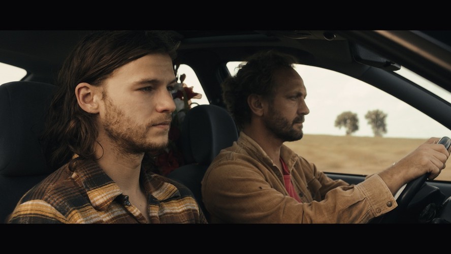 Mateusz Kościukiewicz i Andrzej Chyra w filmie 'W imię...'