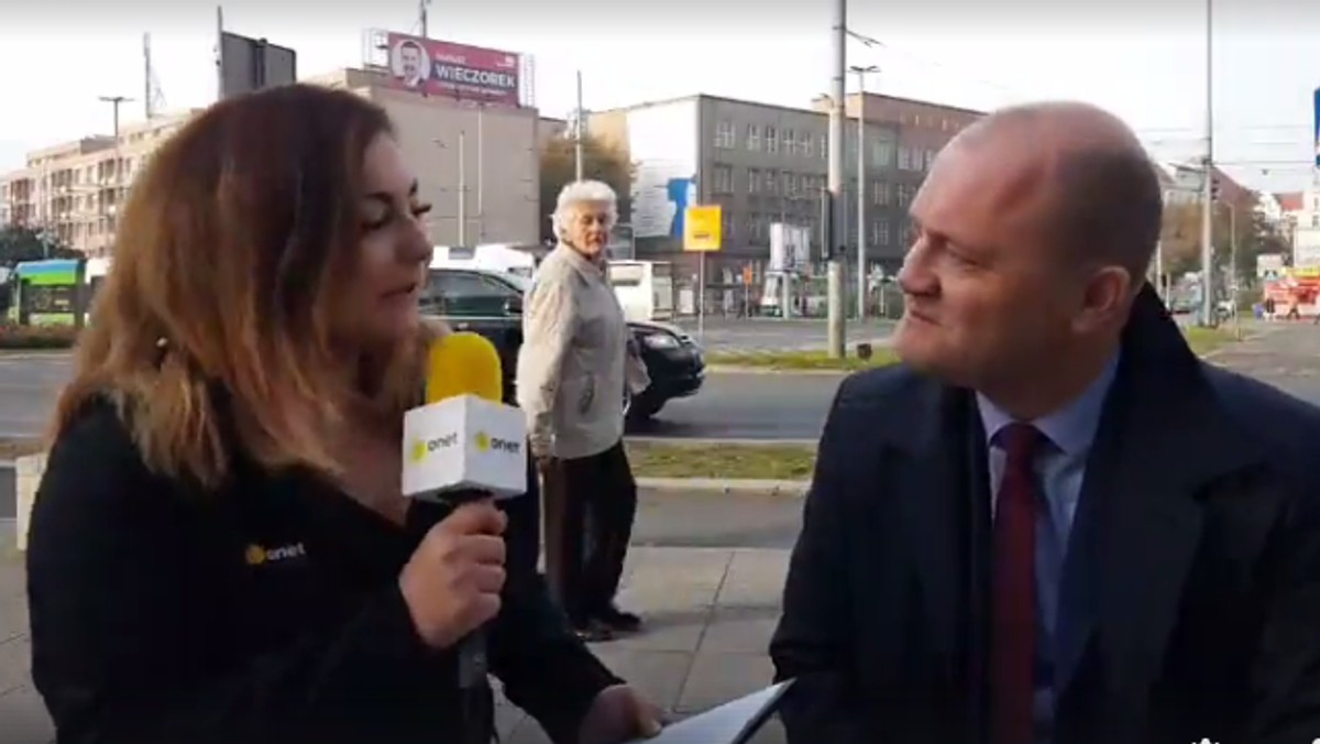 Do wyborów samorządowych 2018 pozostało niewiele czasu. Kto zostanie prezydentem Szczecina? O fotel walczy w sumie sześciu kandydatów: obecny prezydent Piotr Krzystek (Bezpartyjni), Bartłomiej Sochański (PiS), Piotr Czypicki (Szczeciński Ruch Miejski), Jakub Kozieł (Kukiz 15 oraz Partii Korwin), Dawid Krystek (SLD) oraz Sławomir Nitras (PO). Onet prezentuje sylwetki każdego z kandydatów. Jaki plan na Szczecin ma Piotr Krzystek, który miastem rządził ostatnie trzy kadencje? 